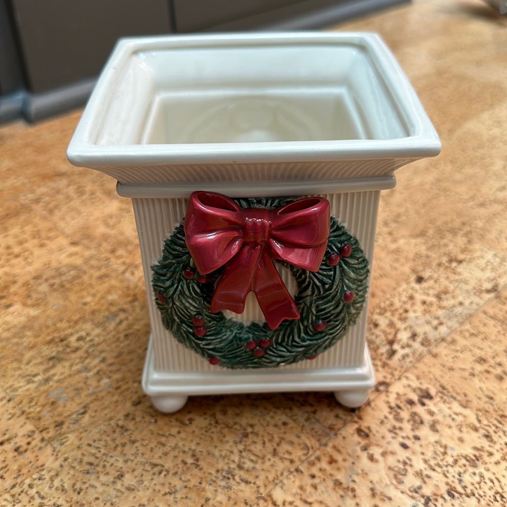 Vintage Fitz and Floyd Christmas 3-D planter